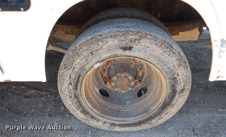 image for item DR2074 2005 Chevrolet C5500  utility / service truck