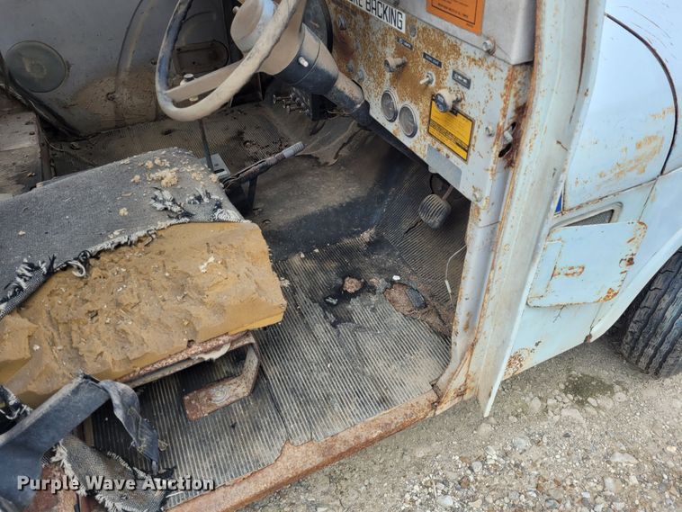 image for item FC9179 1981 Am General DJ-5L  SUV