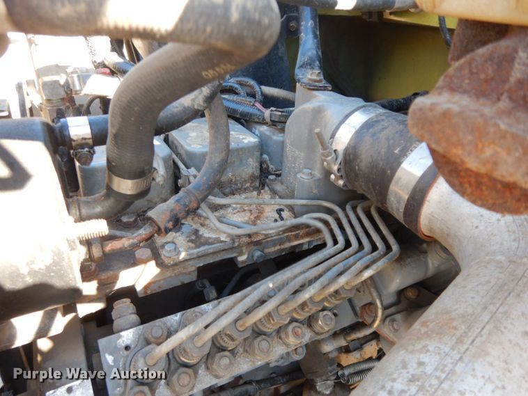 image for item HF9394 1994 Ford F700  box truck