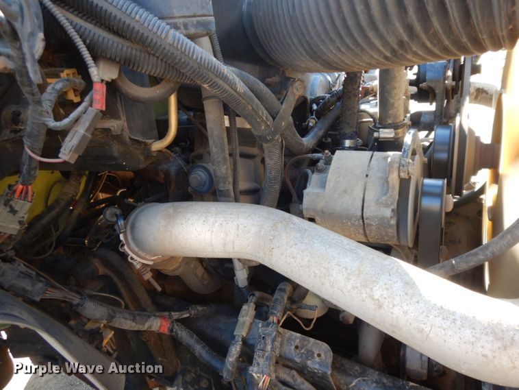 image for item HF9394 1994 Ford F700  box truck