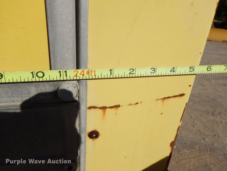 image for item HF9394 1994 Ford F700  box truck