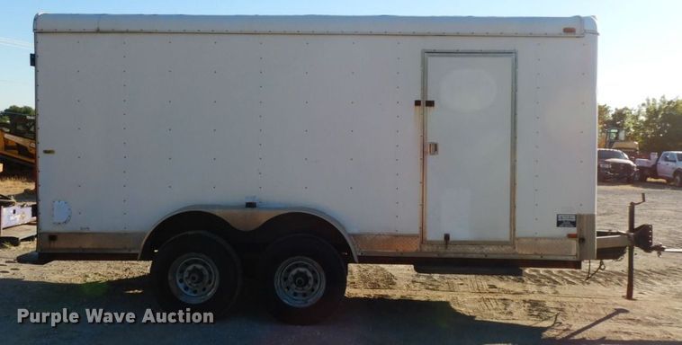 image for item HF9403 2006 Interstate LRD7  enclosed cargo trailer