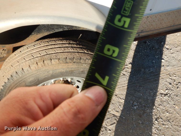 image for item HF9403 2006 Interstate LRD7  enclosed cargo trailer