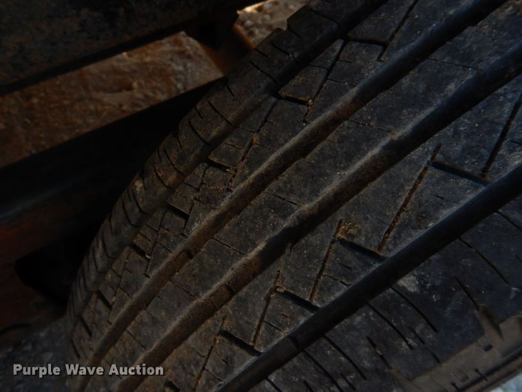 image for item HF9403 2006 Interstate LRD7  enclosed cargo trailer