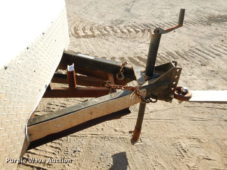 image for item HF9403 2006 Interstate LRD7  enclosed cargo trailer