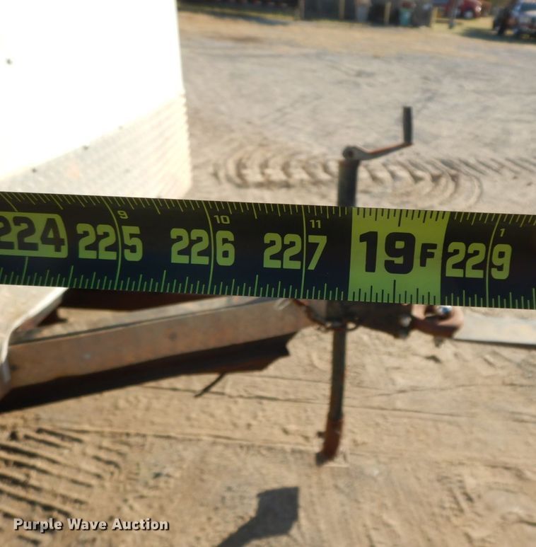 image for item HF9403 2006 Interstate LRD7  enclosed cargo trailer