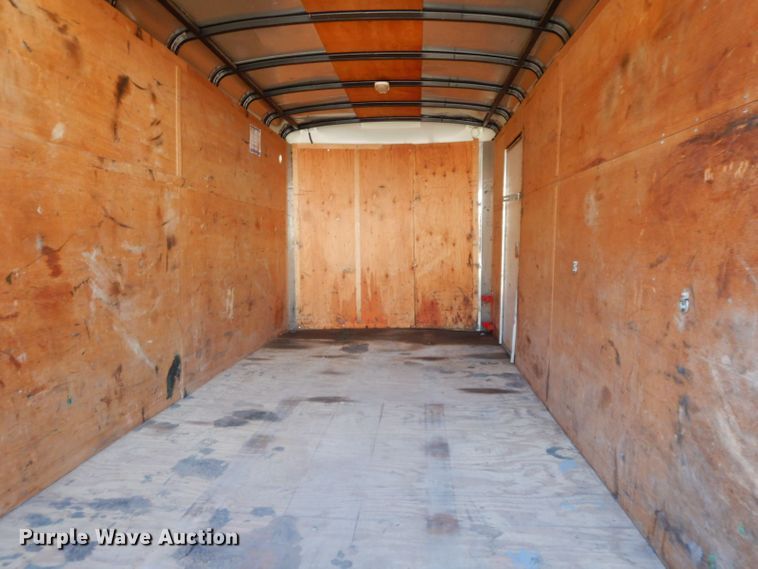 image for item HF9403 2006 Interstate LRD7  enclosed cargo trailer