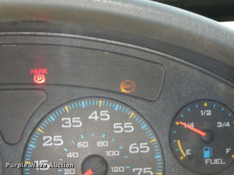 image for item HF9423 2006 International 4400  well treatment truck