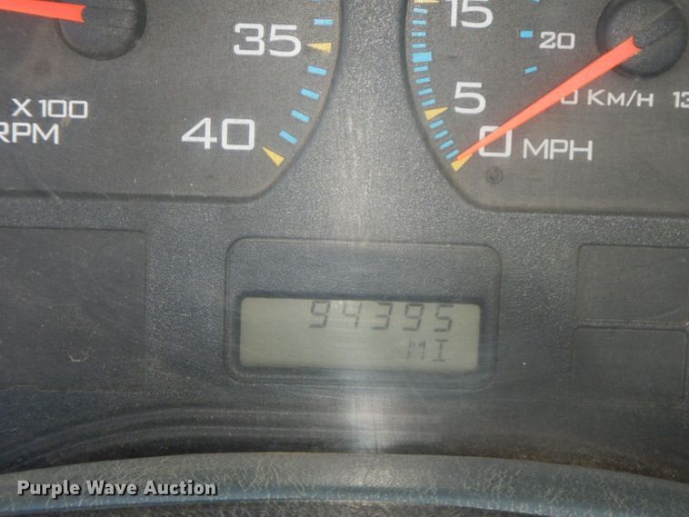 image for item HF9423 2006 International 4400  well treatment truck