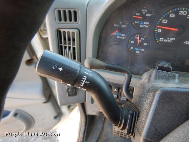 image for item HF9423 2006 International 4400  well treatment truck