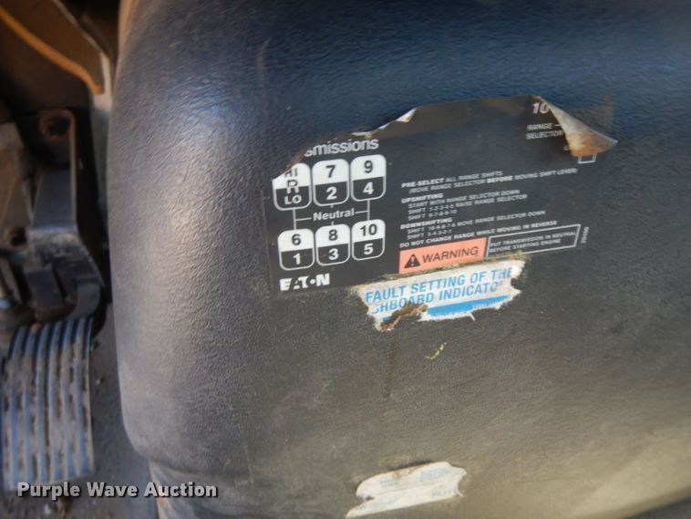 image for item HF9423 2006 International 4400  well treatment truck