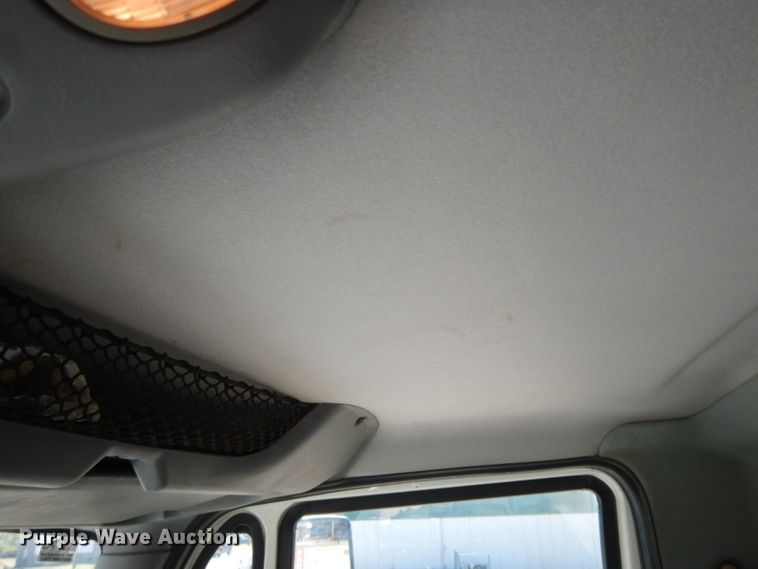 image for item HF9423 2006 International 4400  well treatment truck