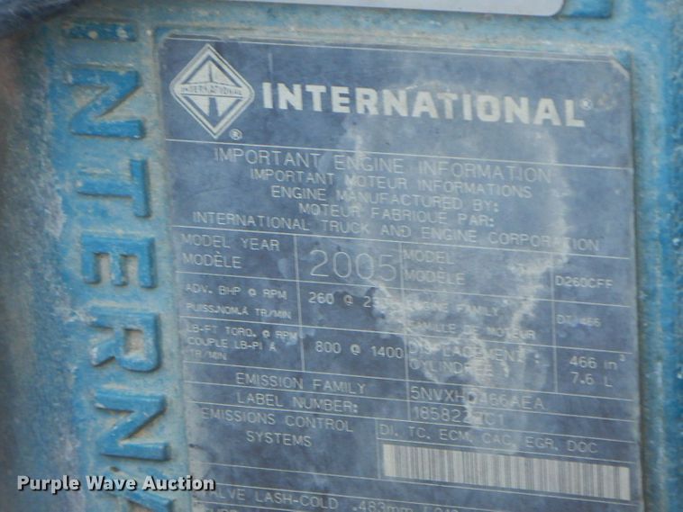 image for item HF9423 2006 International 4400  well treatment truck