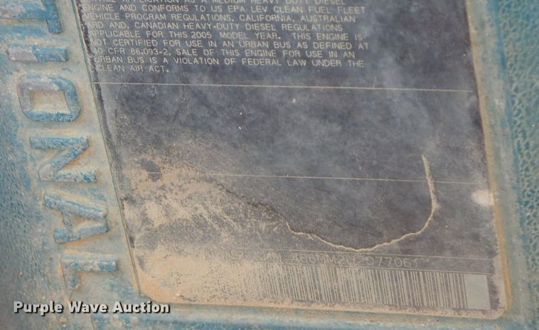 image for item HF9423 2006 International 4400  well treatment truck