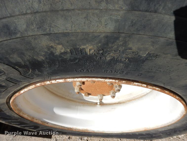 image for item HF9423 2006 International 4400  well treatment truck