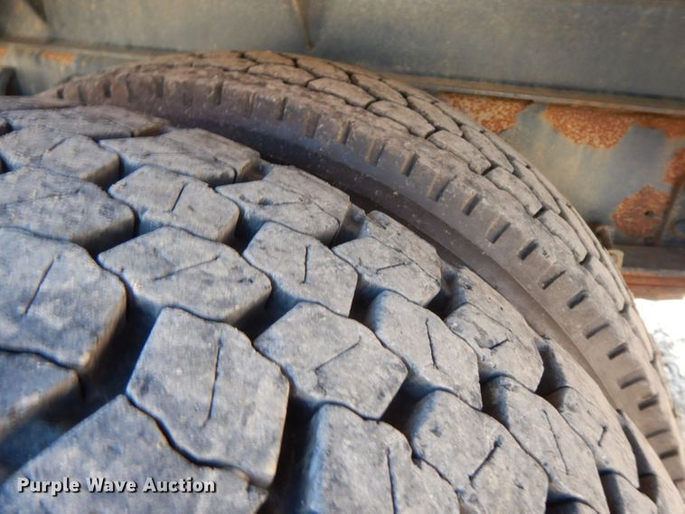 image for item HF9423 2006 International 4400  well treatment truck