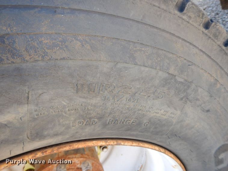 image for item HF9423 2006 International 4400  well treatment truck