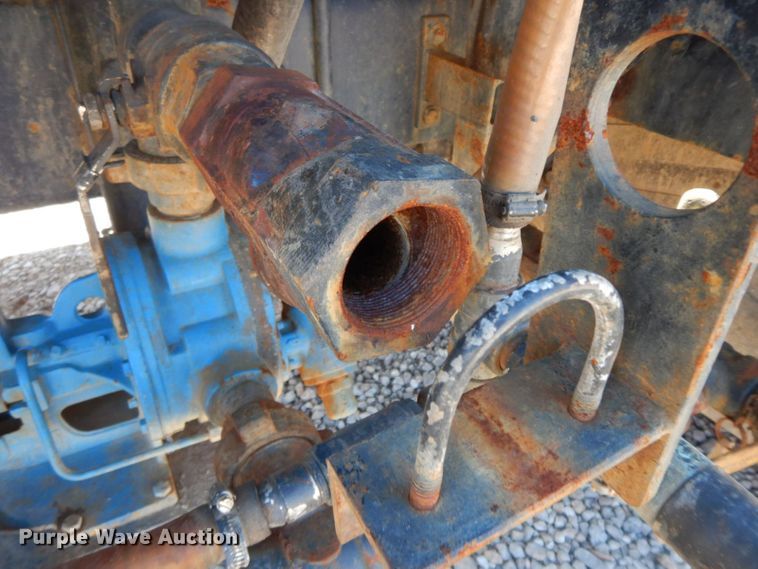 image for item HF9423 2006 International 4400  well treatment truck