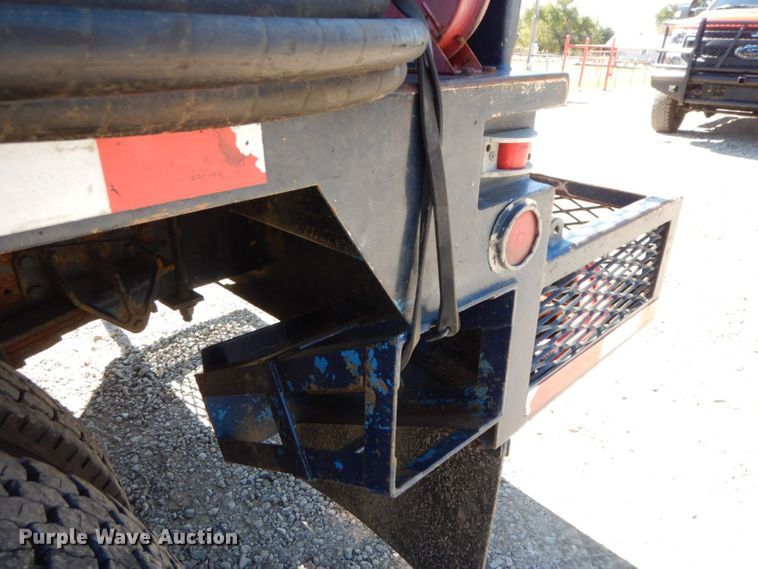 image for item HF9423 2006 International 4400  well treatment truck