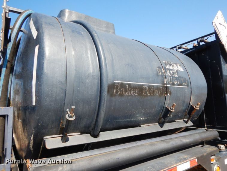 image for item HF9423 2006 International 4400  well treatment truck