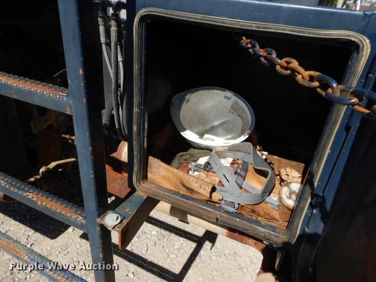 image for item HF9423 2006 International 4400  well treatment truck