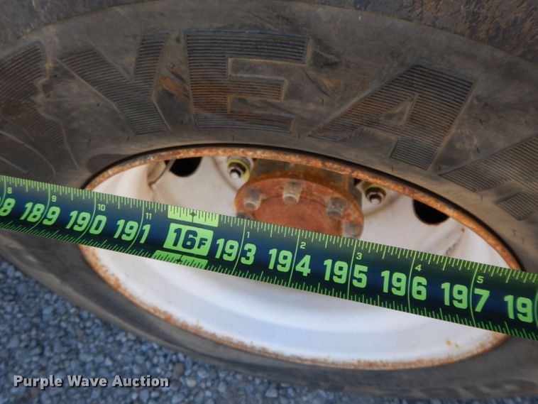 image for item HF9423 2006 International 4400  well treatment truck