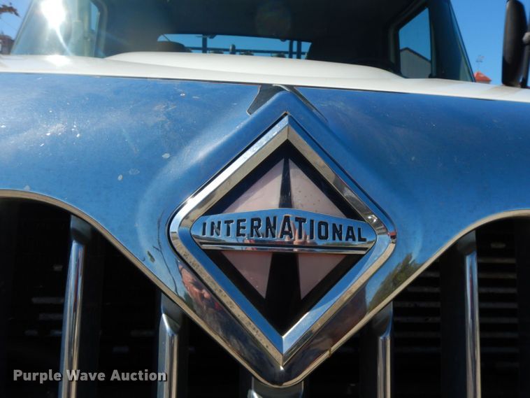 image for item HF9423 2006 International 4400  well treatment truck