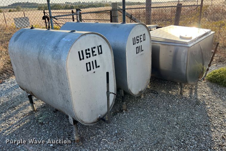 (3) oil tanks in Vinita, OK Item HX9955 sold Purple Wave