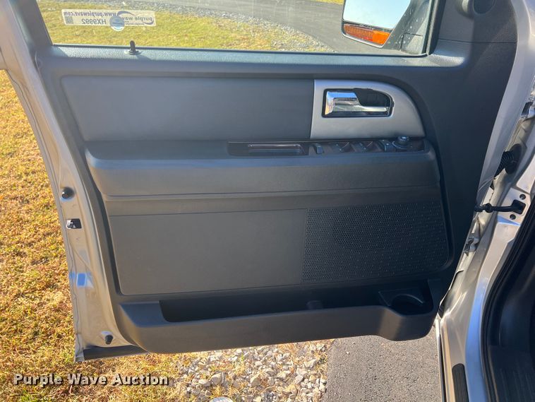 image for item HX9992 2010 Ford Expedition EL Limited  SUV