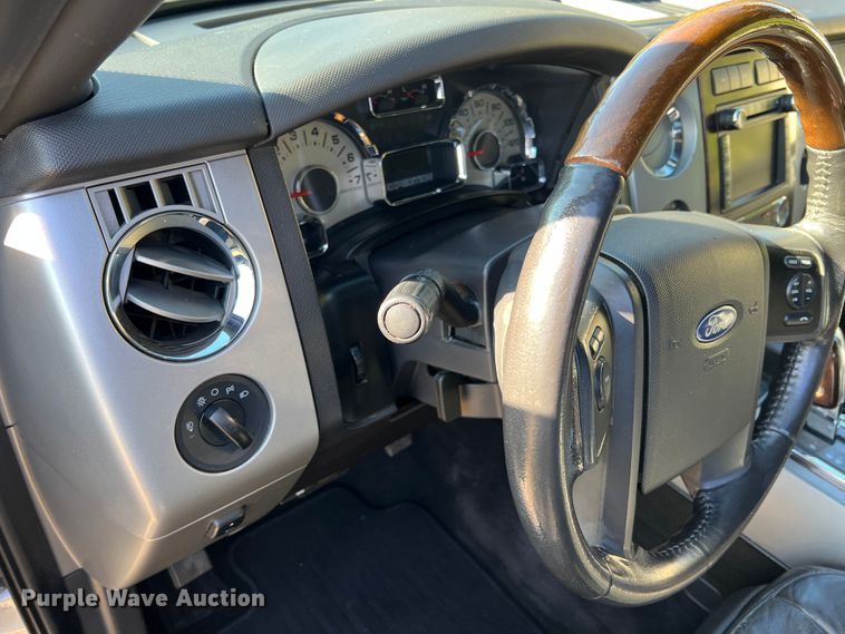 image for item HX9992 2010 Ford Expedition EL Limited  SUV