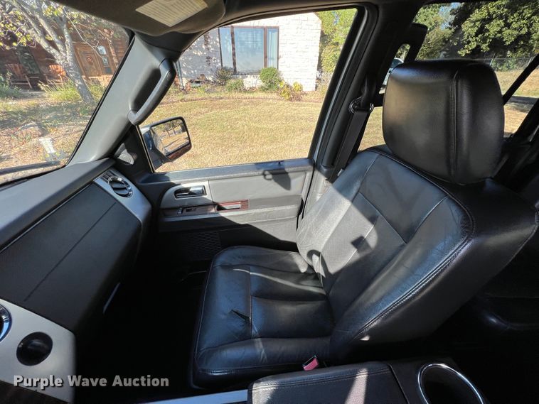 image for item HX9992 2010 Ford Expedition EL Limited  SUV