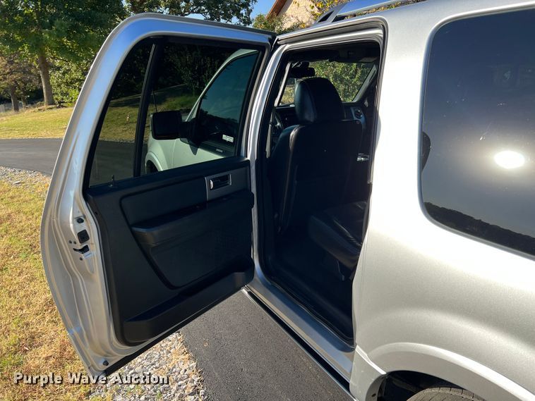 image for item HX9992 2010 Ford Expedition EL Limited  SUV