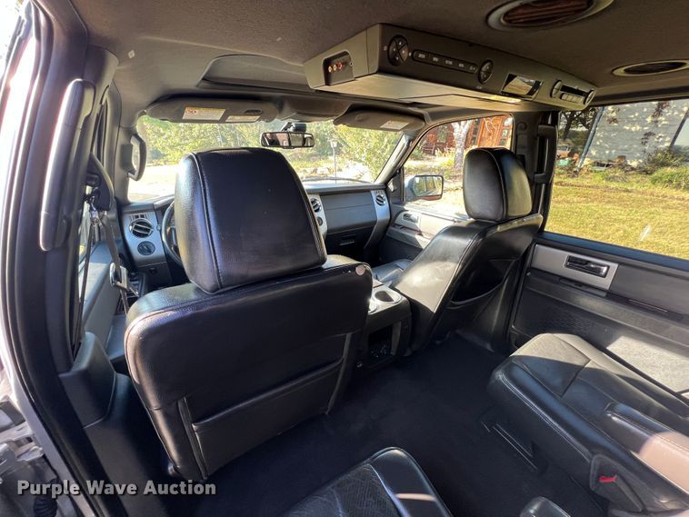 image for item HX9992 2010 Ford Expedition EL Limited  SUV