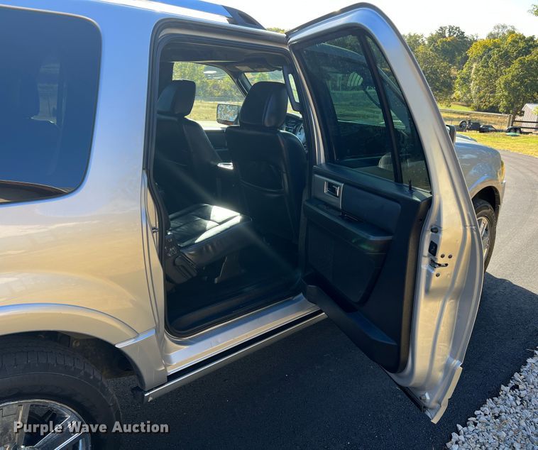 image for item HX9992 2010 Ford Expedition EL Limited  SUV