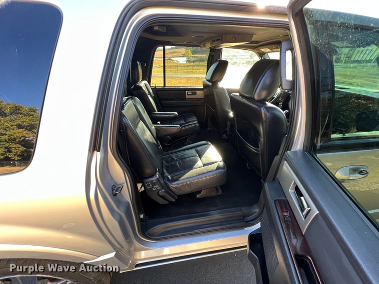 image for item HX9992 2010 Ford Expedition EL Limited  SUV
