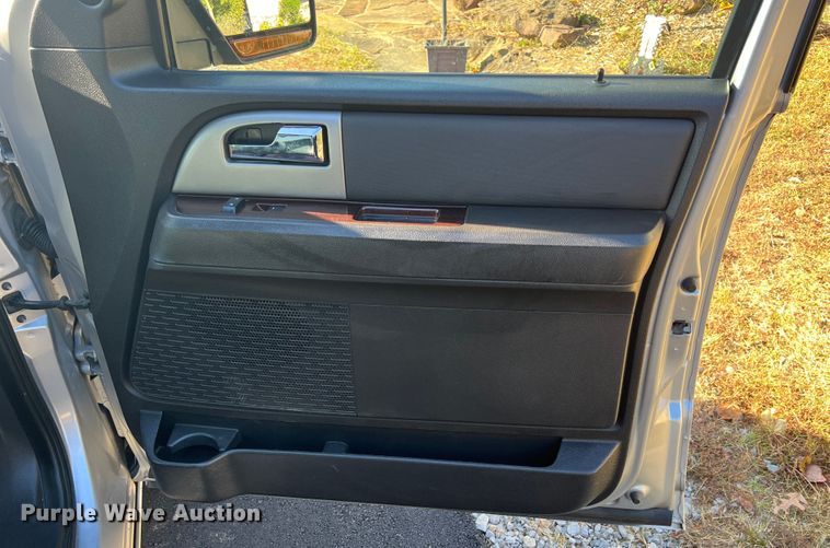 image for item HX9992 2010 Ford Expedition EL Limited  SUV