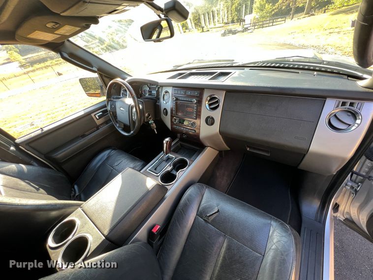 image for item HX9992 2010 Ford Expedition EL Limited  SUV