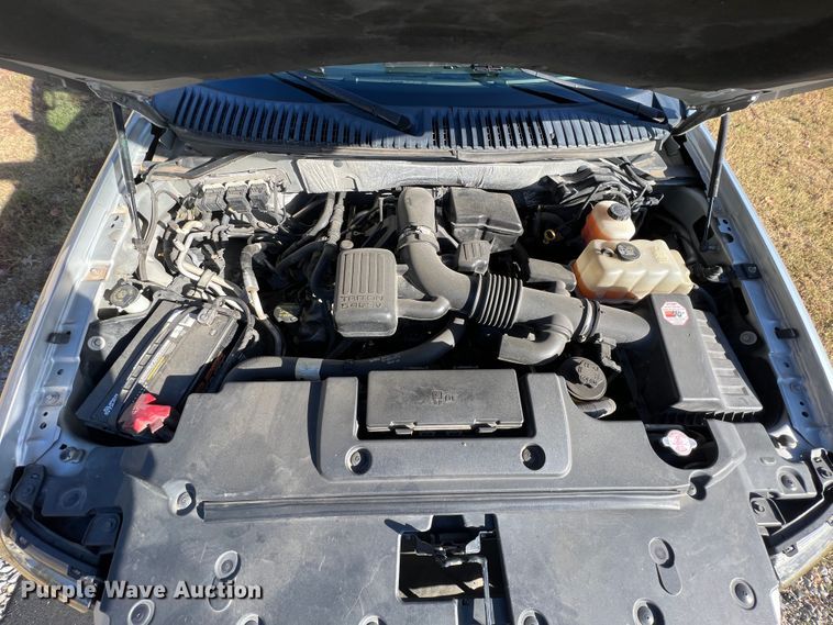 image for item HX9992 2010 Ford Expedition EL Limited  SUV