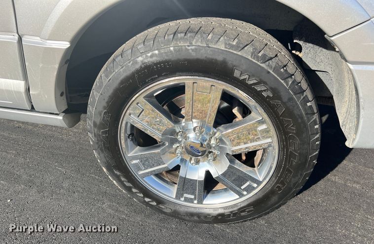 image for item HX9992 2010 Ford Expedition EL Limited  SUV