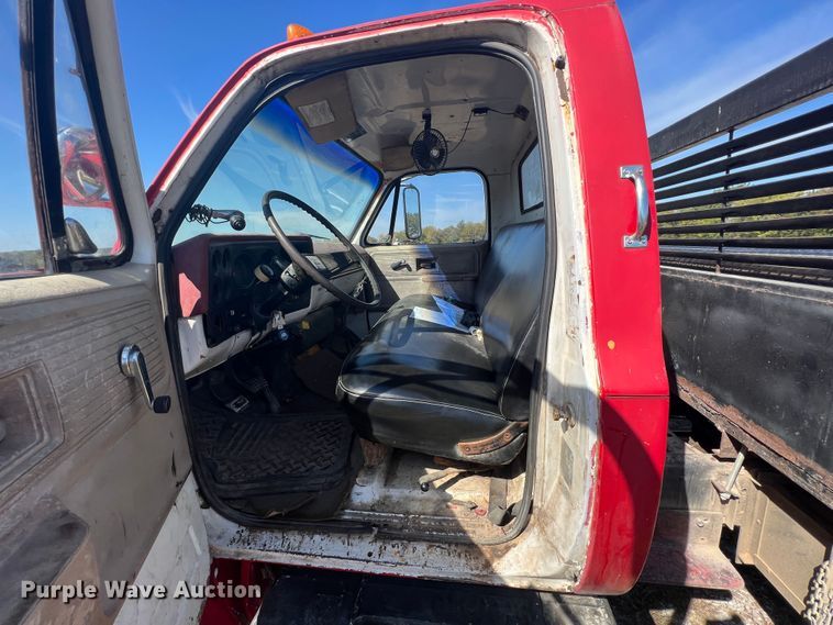 image for item IA9206 1977 Chevrolet C65  flatbed truck