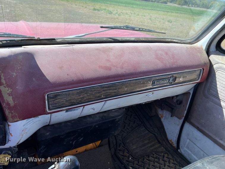 image for item IA9206 1977 Chevrolet C65  flatbed truck