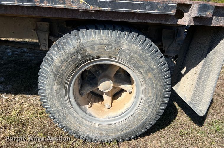 image for item IA9206 1977 Chevrolet C65  flatbed truck