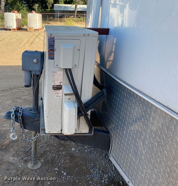 image for item IG9792 2010 United Express  enclosed cargo trailer