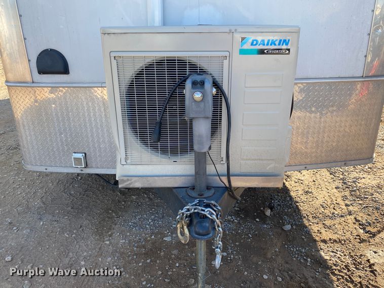 image for item IG9792 2010 United Express  enclosed cargo trailer