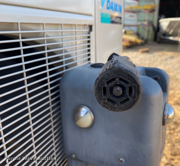 image for item IG9792 2010 United Express  enclosed cargo trailer