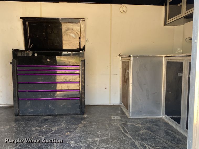 image for item IG9792 2010 United Express  enclosed cargo trailer