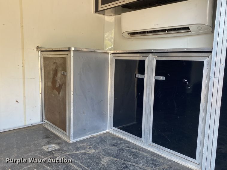 image for item IG9792 2010 United Express  enclosed cargo trailer