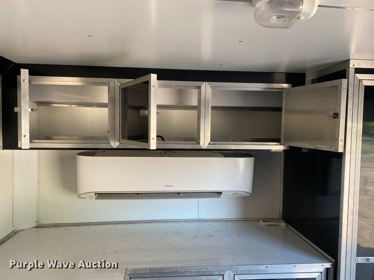 image for item IG9792 2010 United Express  enclosed cargo trailer