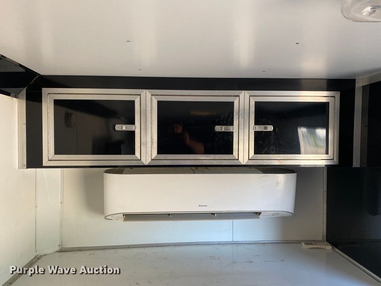 image for item IG9792 2010 United Express  enclosed cargo trailer