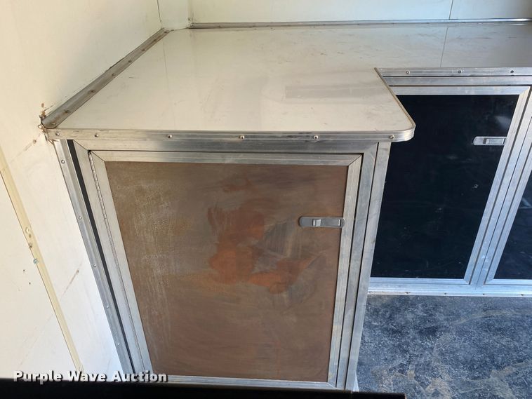 image for item IG9792 2010 United Express  enclosed cargo trailer